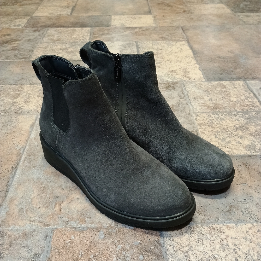 Blondo Waterproof Gray Suede Boots size 9.5